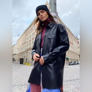 Aritzia Wilfred Belek Button Up